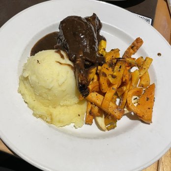 Hemingway's Restaurant - New Zealand Lamb - Bars Near Me - Toronto, Ontario