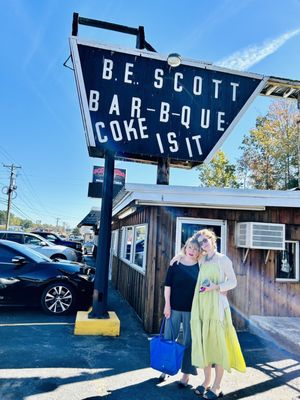 B.E. SCOTTS BBQ by null