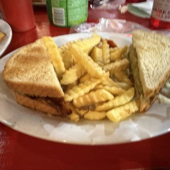 Farmhouse Restaurant - Fried green tomato BLT - fabulous! - American Near Me - Etowah, Tennessee Farmhouse Restaurant - Fried green tomato BLT - fabulous! - American Near Me - Etowah, Tennessee