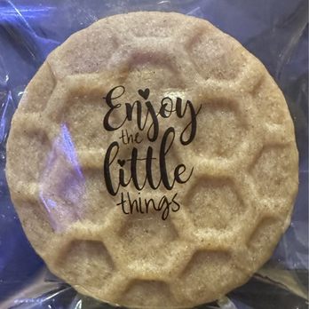 Bee Kind Cookie - Honey Cinnamon Shortbread - Desserts Near Me Bee Kind Cookie - Honey Cinnamon Shortbread - Desserts Near Me