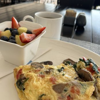 White Elephant - Omelette - Hotels Near Me - Nantucket, Massachusetts