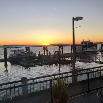Anthony's HomePort Everett - Beautiful place to watch the sunset - Seafood Near Me - Everett, Washington