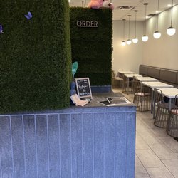 Momo Bistro