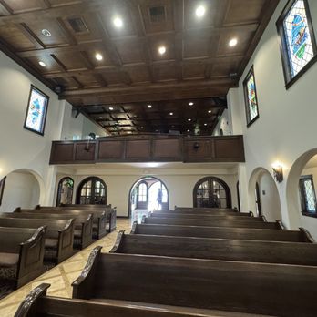 Redlands Adventist Church - Churches Near Me - Redlands, California