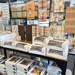Edgar's Bakery - Fall decor and desserts