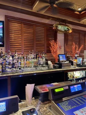 Shutters Bar by null