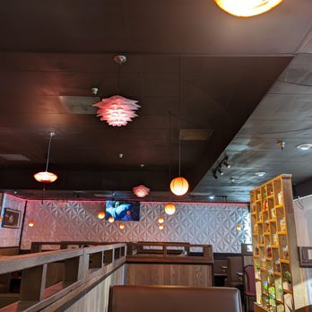 Sichuan Hot Pot - Inside the establishment - Hot Pot Near Me - Fresno, California Sichuan Hot Pot - Inside the establishment - Hot Pot Near Me - Fresno, California
