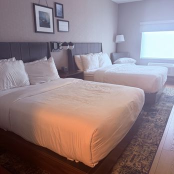 Four Points by Sheraton Oakville - Hotels Near Me - Oakville, Ontario Four Points by Sheraton Oakville - Hotels Near Me - Oakville, Ontario