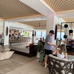 Buoy Haus - Lobby