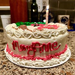 Lynn Sandy's Bakery - Love the personalization!