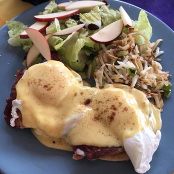 Los Alcatraces - Everything was great except for the hash brown. There wasn't much of it and I wasn't a fan of the bits of green bell pepper in my potatoes. - Mexican Near Me - Puerto Vallarta, JAL