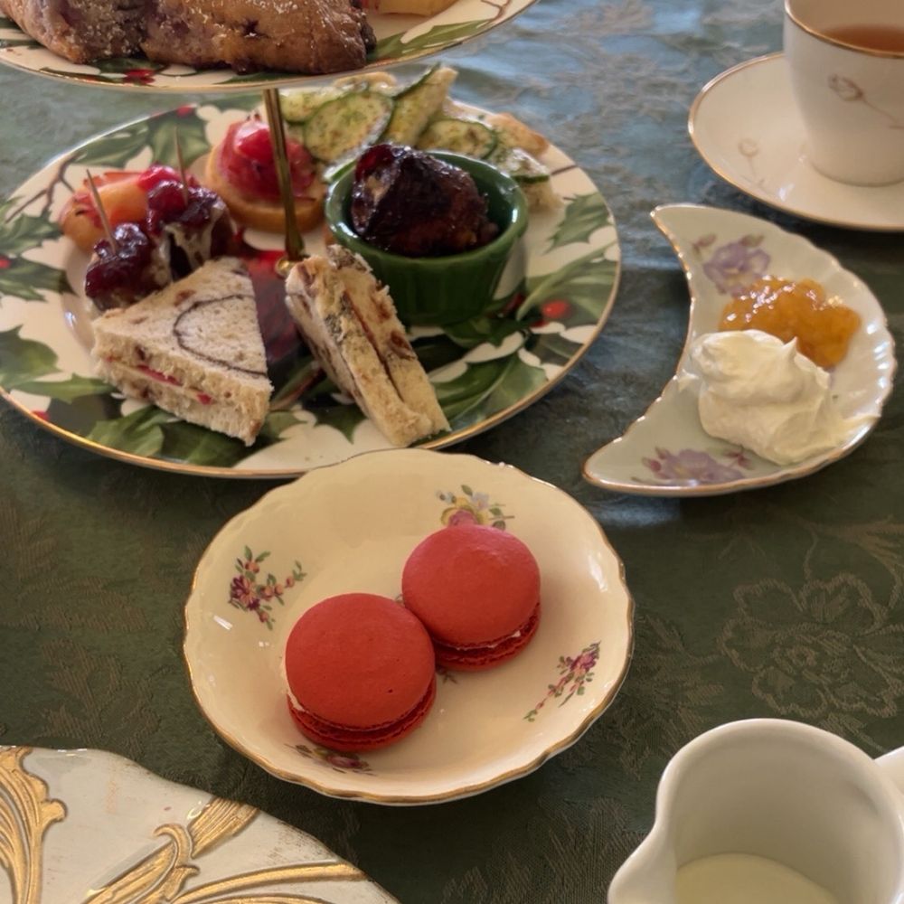 The Emerald Chandelier - Afternoon tea - Venues & Event Spaces Near Me - Griffin, Georgia