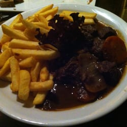 Restaurant & Bar Brasserie des Comperes - Boeuf Bourguignon y papas fritas, Brasserie des Comperes.