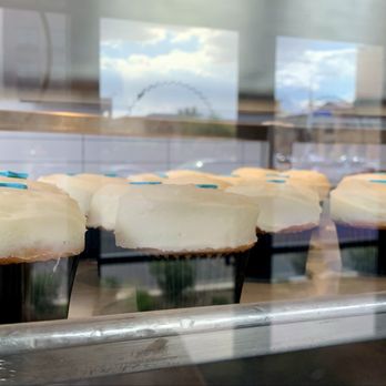 Sprinkles Scottsdale - Bakery case - Desserts Near Me - Scottsdale, Arizona Sprinkles Scottsdale - Bakery case - Desserts Near Me - Scottsdale, Arizona