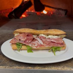 Maeposas - Focaccia di Prosciutto