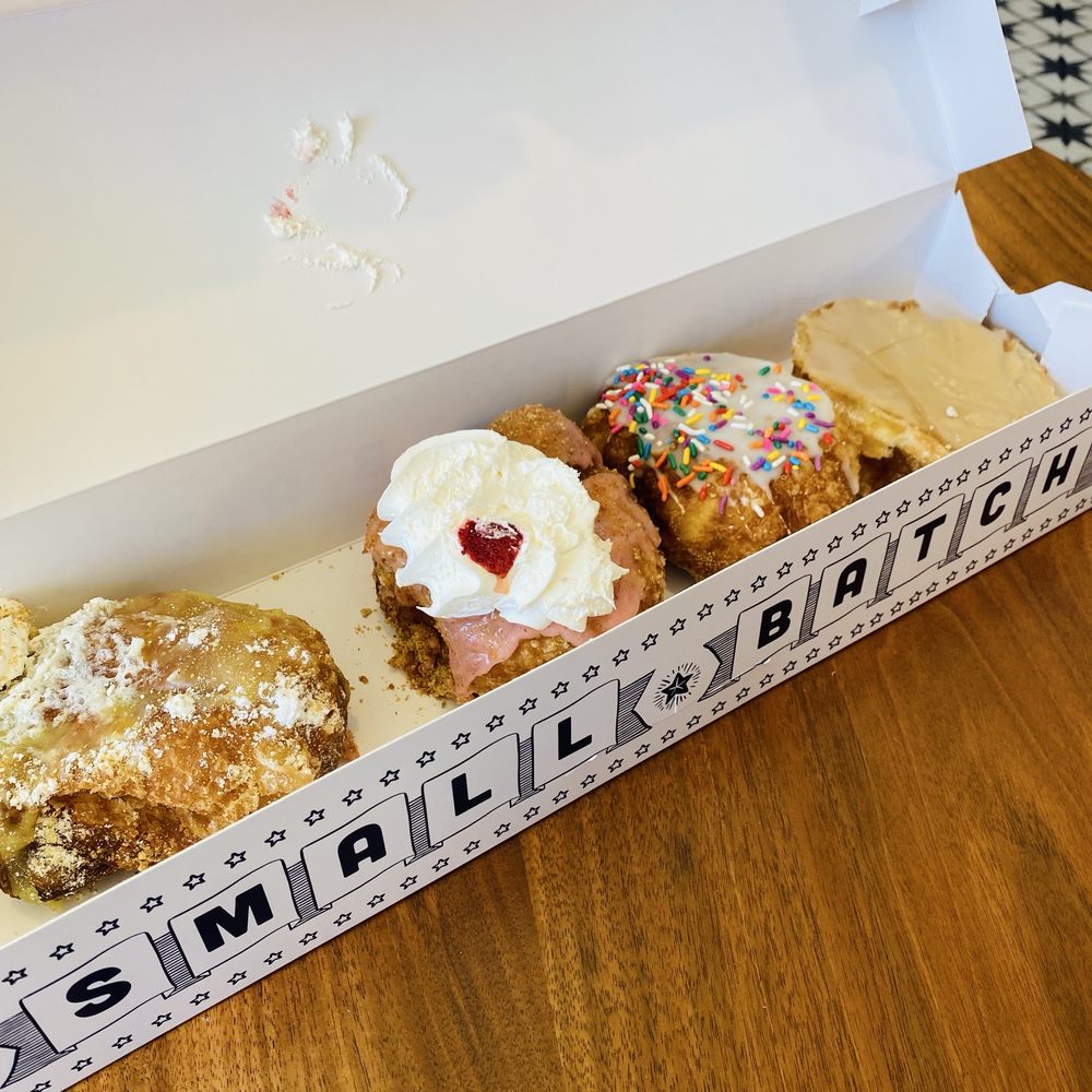 Form the left: lemon, strawberry, carnival, French toast. Form the left: lemon, strawberry, carnival, French toast.