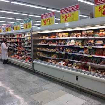 H-E-B - Refrigerator section - Grocery Near Me - Edna, Texas