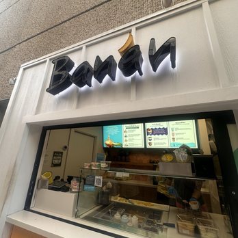 Banán - Waikiki Beach Shack - Vegan Near Me - Honolulu, Hawaii