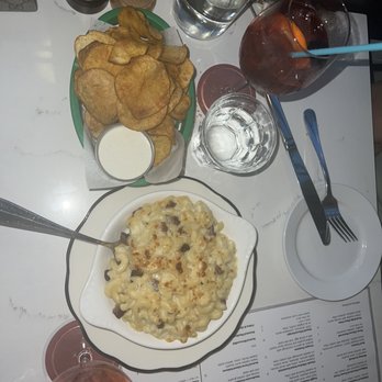 Willa's - sangria made with rose potato chip starter mac and cheese with pro belly - New American Near Me - Tampa, Florida Willa's - sangria made with rose potato chip starter mac and cheese with pro belly - New American Near Me - Tampa, Florida