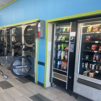 Laundry Breeze - Laundromat Near Me - Los Angeles, California Laundry Breeze - Laundromat Near Me - Los Angeles, California