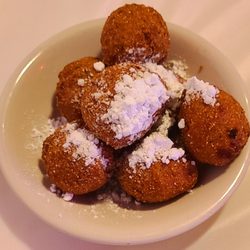 Reter's Crab House and Grille - 6'12'2022 Hushpuppies