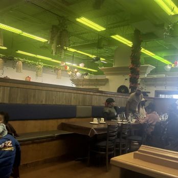 Huevos Etc - Dining area as you walk in - Pancakes Near Me - Indianapolis, Indiana