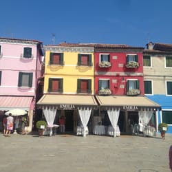 Emilia Burano - Fine goods store. Linens, clothing, etc.