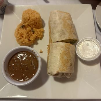Los Machetes - Chicken burrito, came with a side of rice and a side of beans - Mexican Near Me - Ocean View , New Jersey
