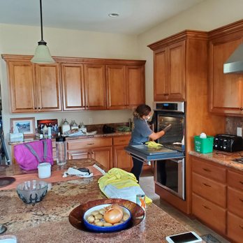Casa Bella Pro Cleaning Services - The ladies cleaned our double oven and stove top so good it literally looks brand new - Home Cleaning Near Me - Murrieta, California