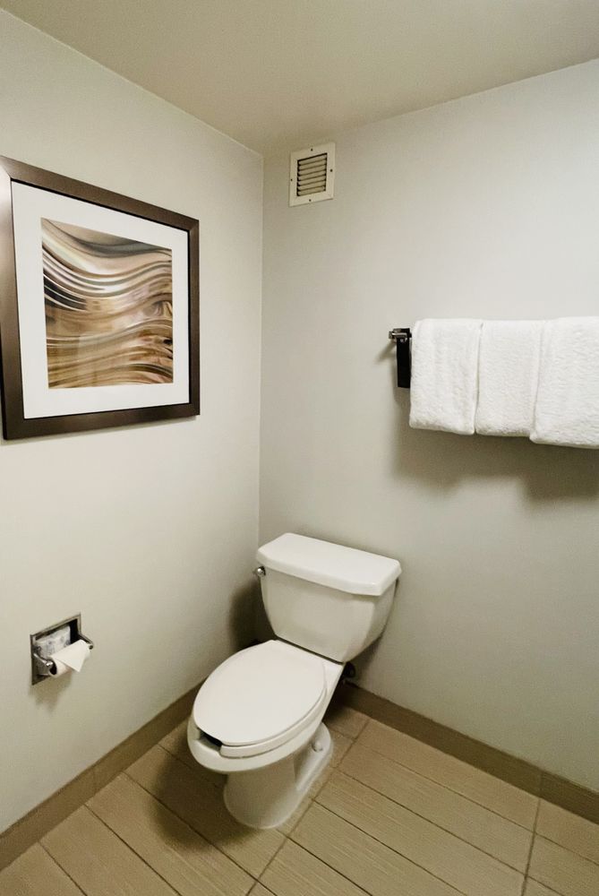 Courtyard by Marriott Louisville Downtown - wedding in Louisville, KY