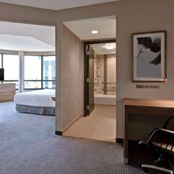 Hyatt Place Bloomington/Normal - Guest Room