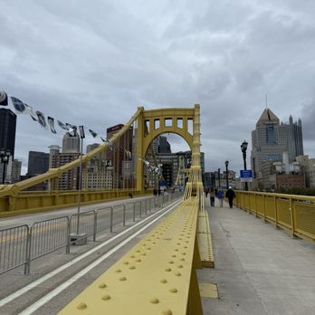 Roberto Clemente Bridge - In the bridge views - Landmarks & Historical Buildings Near Me - Pittsburgh, Pennsylvania