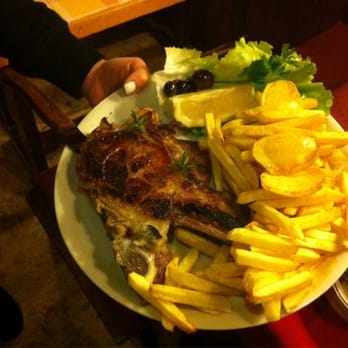 Lapsutinna - Bistrccona di "brontosauro" con le nostre patatine fresche fritte. - Pubs Near Me - Rome, RM Lapsutinna - Bistrccona di "brontosauro" con le nostre patatine fresche fritte. - Pubs Near Me - Rome, RM