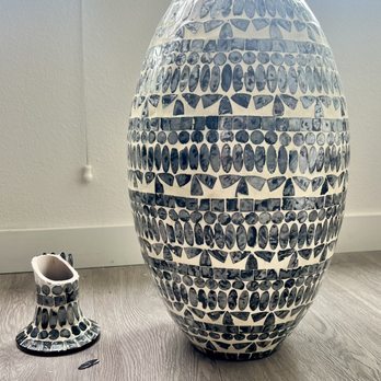 Crate & Barrel - C&B staff broke this vase during delivery in my home. This vase my mom inheritaged me and C&B didnt pay or repair it... shame of you C&B - Furniture Stores Near Me - Beverly Hills, California