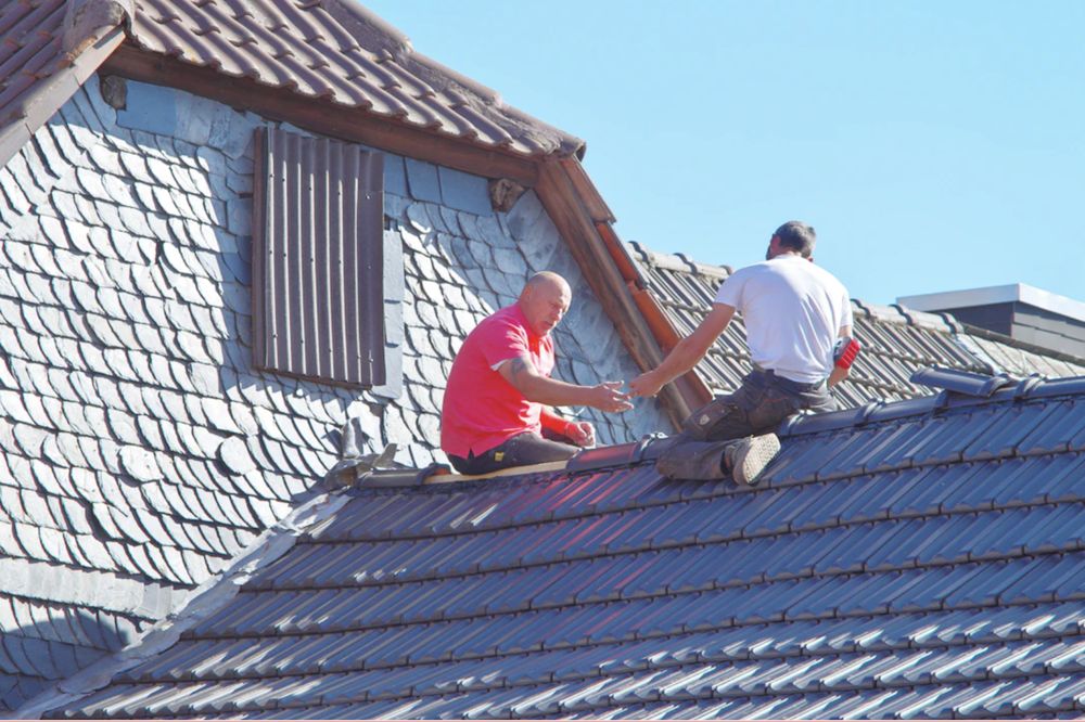 Slide of Fernandos Roofing