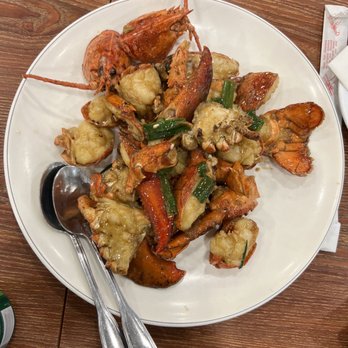 Golden Wonton King - Sautéed lobster with ginger and scallions. I asked for more ginger! - Cantonese Near Me - Flushing, New York Golden Wonton King - Sautéed lobster with ginger and scallions. I asked for more ginger! - Cantonese Near Me - Flushing, New York