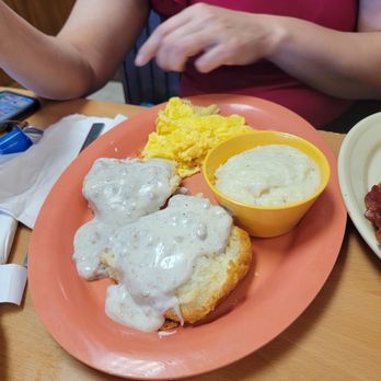 Maggie Mae's Sunrise Cafe - Biscuits and gravy - Breakfast & Brunch Near Me - Clearwater Beach, Florida Maggie Mae's Sunrise Cafe - Biscuits and gravy - Breakfast & Brunch Near Me - Clearwater Beach, Florida