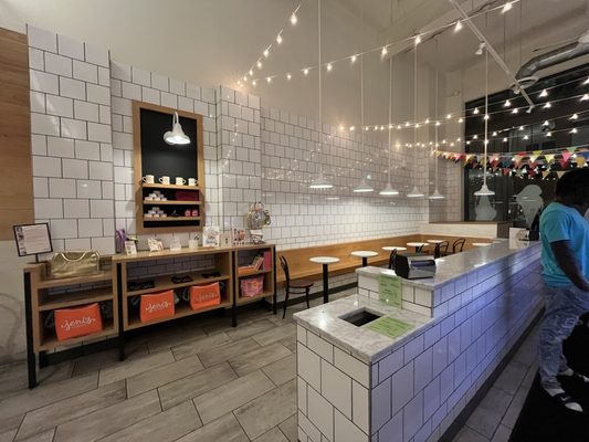 Jeni's Splendid Ice Creams by null