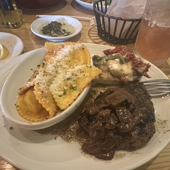 Carrabba's Italian Grill - The Johnny Trio* - Italian Near Me - Morrow, Georgia