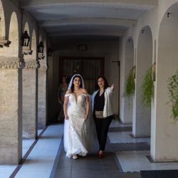 Dream Events - Walking the bride to the Ceremony at the Mission Inn Hotel