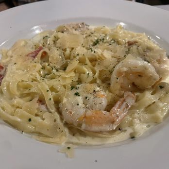 Russell's Restaurant - Fettuccini w prawns 4/5 - Steakhouses Near Me - Bothell, Washington