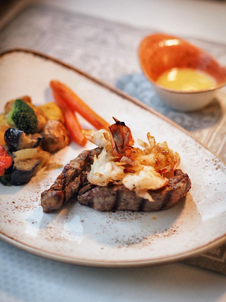 Restaurant Ariston - Fine Greek Cuisine