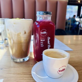 Wildberry - Iced Pistachio Cold Foam Latte, Sweet Beet Juice, Double Espresso - Breakfast & Brunch Near Me - Oak Brook, Illinois