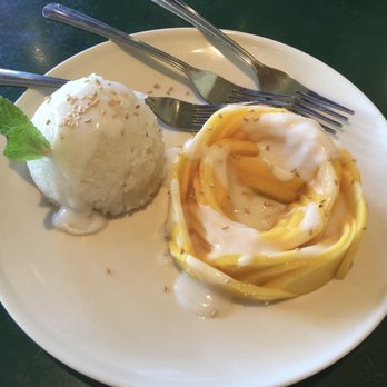Sandee Thai Restaurant - Mango sticky rice - Thai Near Me - Silverton, Oregon