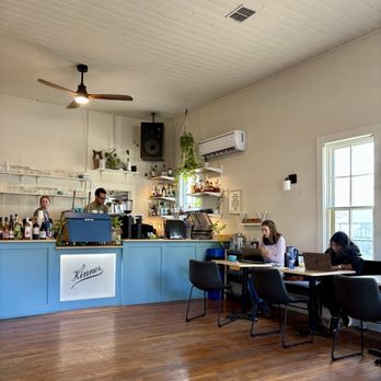 Kinnor Coffee - Inside - Coffee Roasteries Near Me - New Braunfels, Texas