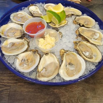 Deckhand Oyster Bar - Seafood Near Me - Austin, Texas