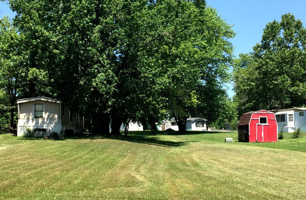 ROLLING MEADOWS MOBILE HOME COMMUNITY CLOSED 16584 N Il Highway 37, Mount Vernon, Illinois