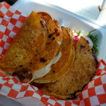 Birotes Tortas Ahogadas - Mexican Near Me - San Antonio, Texas
