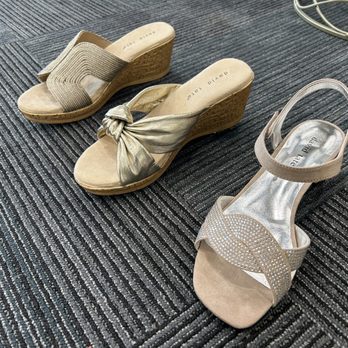 Chic Wide Shoes - Shoe Stores Near Me - Tarzana, California