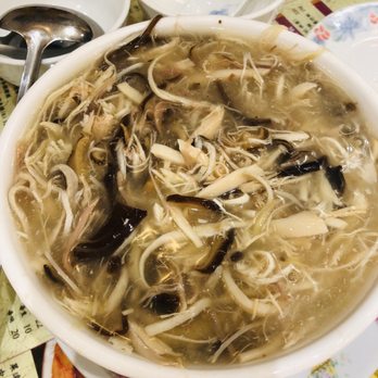 蛇王芬飯店 - Close up: full of ingredients and rich stock!! - Cantonese Near Me - Hong Kong, HK